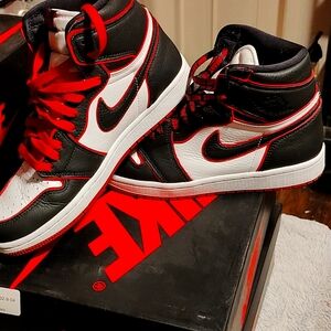 AIR JORDAN 1 RETRO HI OG BLOODLINES